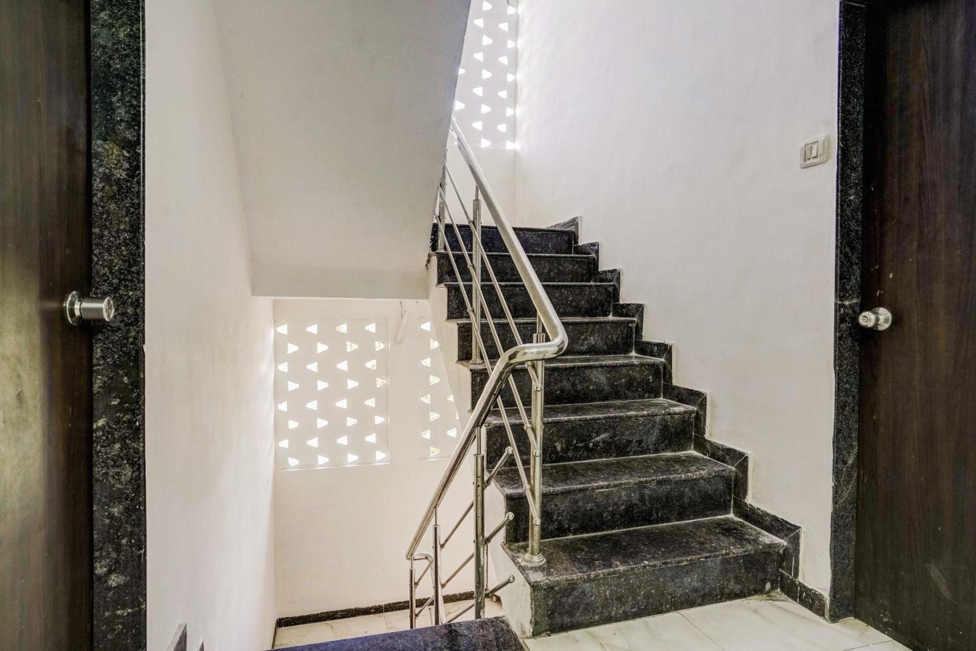 Super Hotel O Nashik Near Vijay Mamta Theatre Formerly Sahara Inn Dış mekan fotoğraf