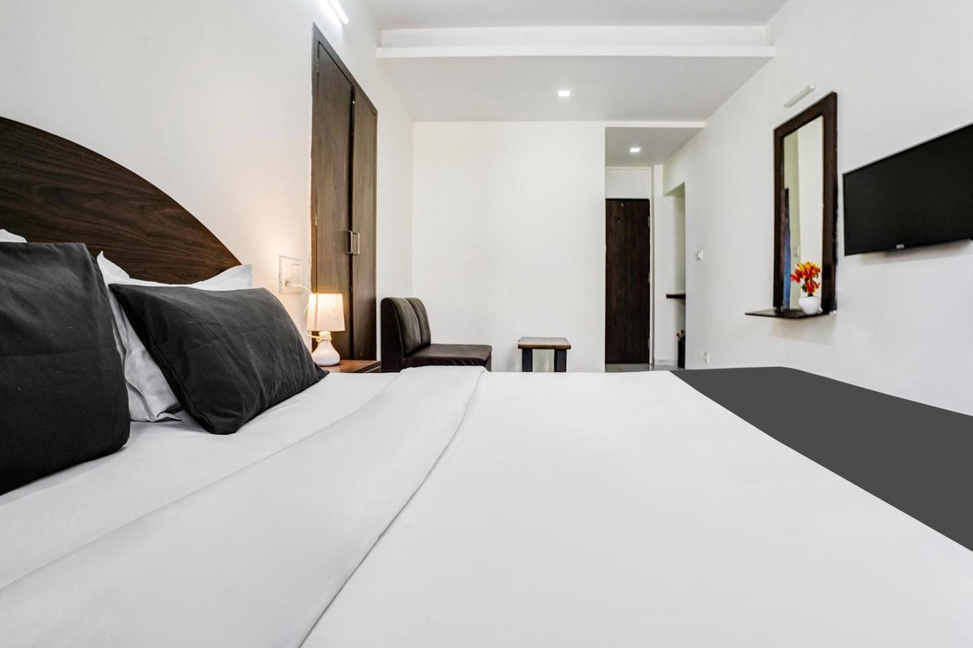 Super Hotel O Nashik Near Vijay Mamta Theatre Formerly Sahara Inn Dış mekan fotoğraf