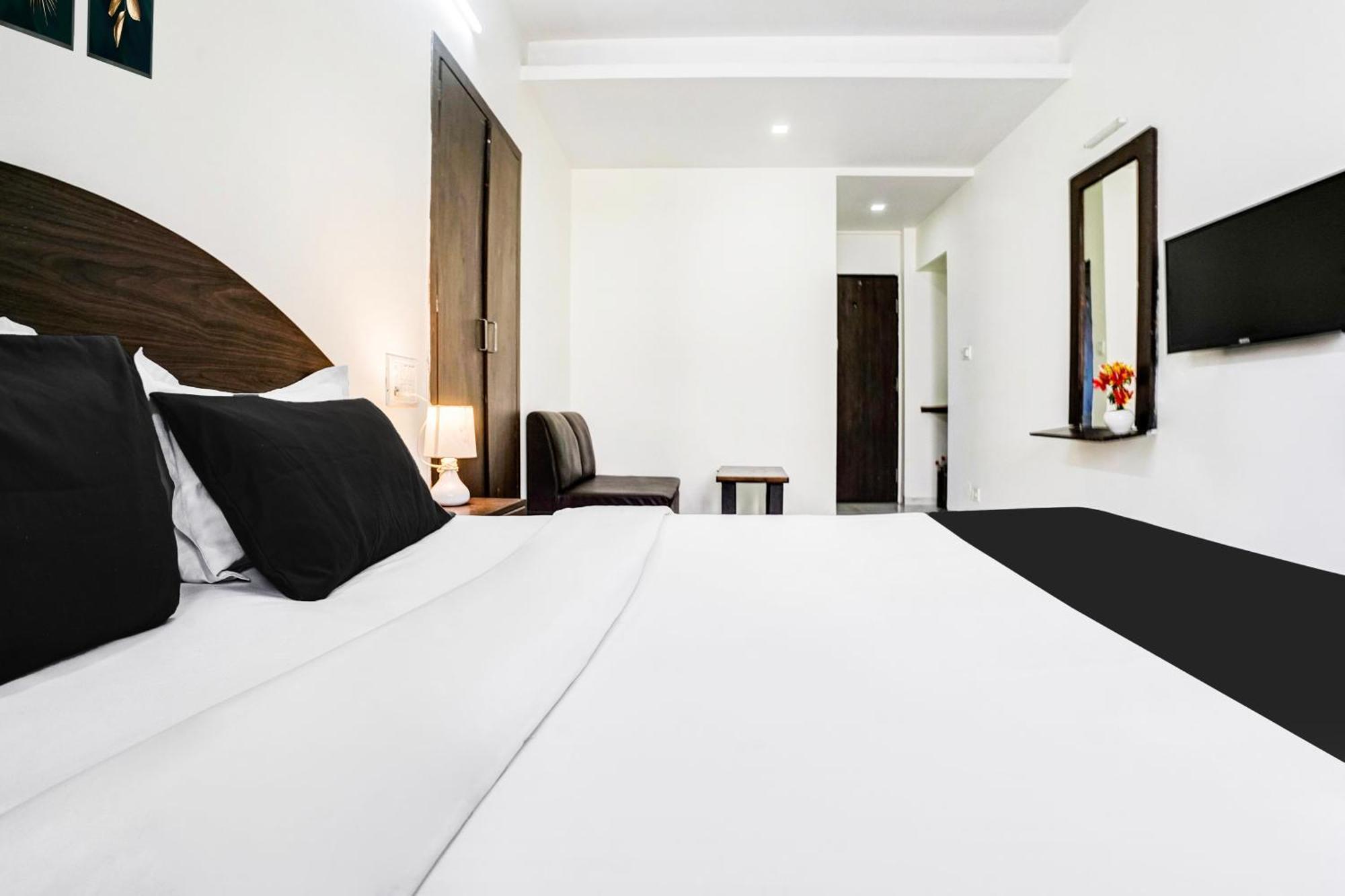 Super Hotel O Nashik Near Vijay Mamta Theatre Formerly Sahara Inn Dış mekan fotoğraf